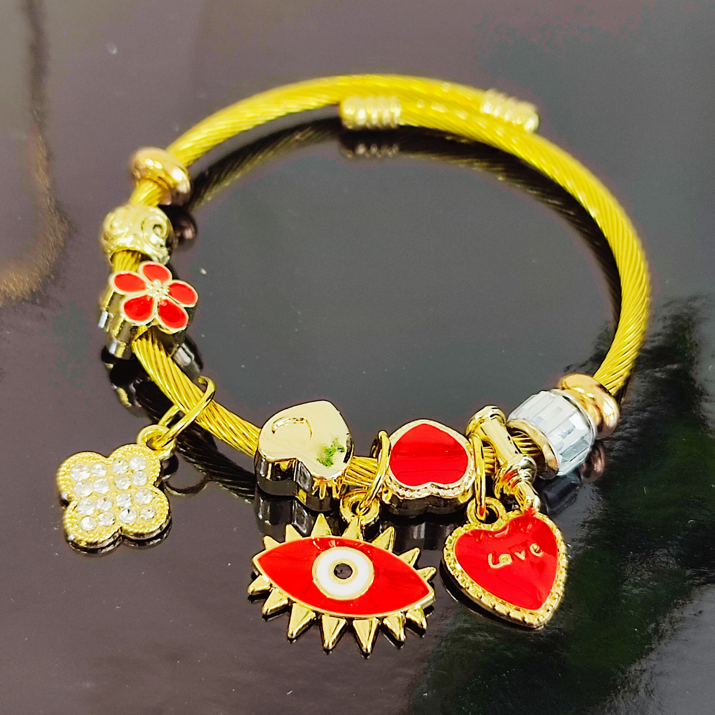 Pulsera belleza mística, dorada y rojo Personalizada