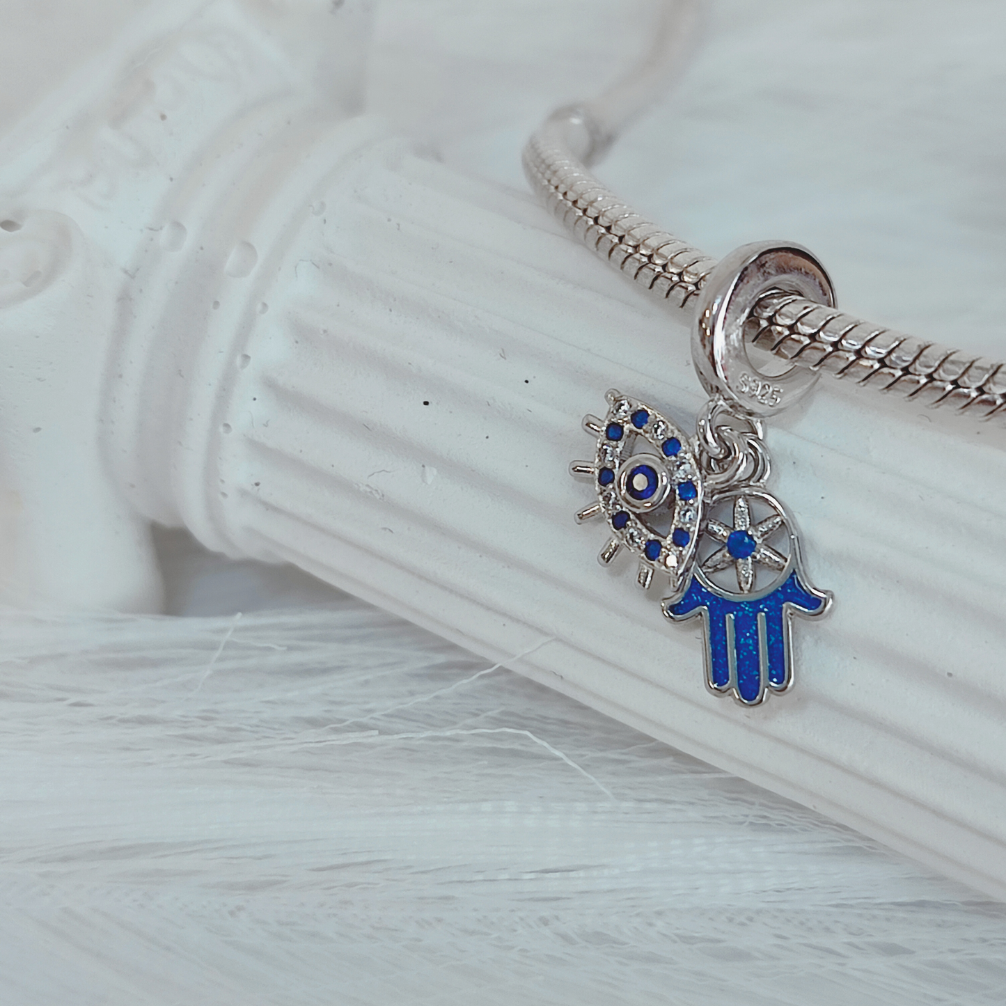 Charm Hamsa con Ojo y Mano Protectora