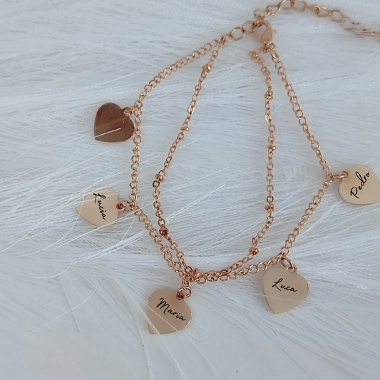 Pulsera de Acero Inoxidable con 5 Colgantes de Corazón Personalizados – Graba Nombres Especiales