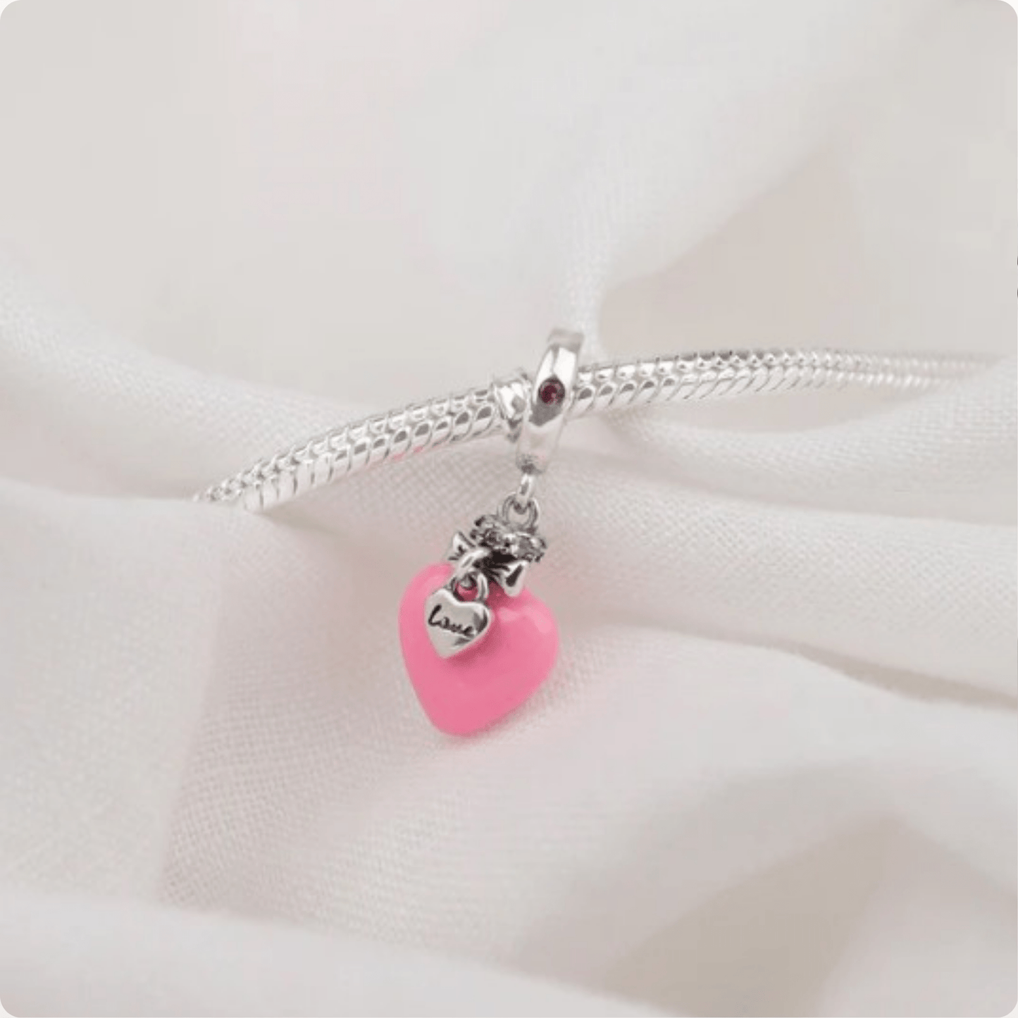 Charm Corazón Rosado de Plata 925 – Elegancia y Amor en un Solo Detalle