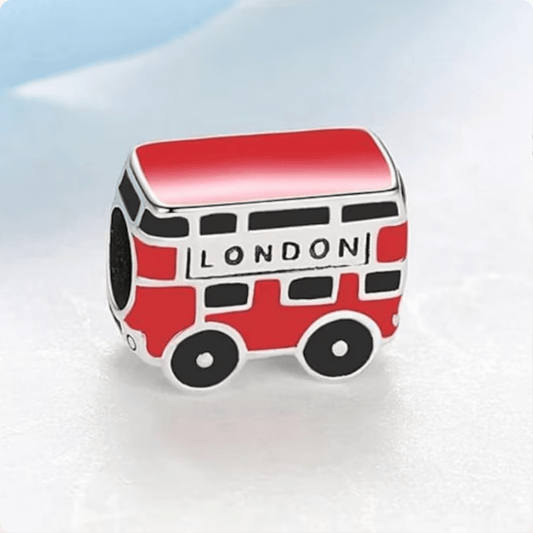 Un Ícono de Aventura y Estilo -  Charm Autobús London en Plata 925